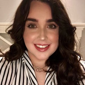 Meet your Posher, Liah